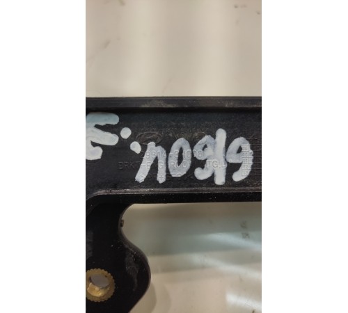 крепление крышки двс