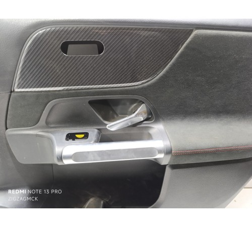 Обшивка двери передняя правая