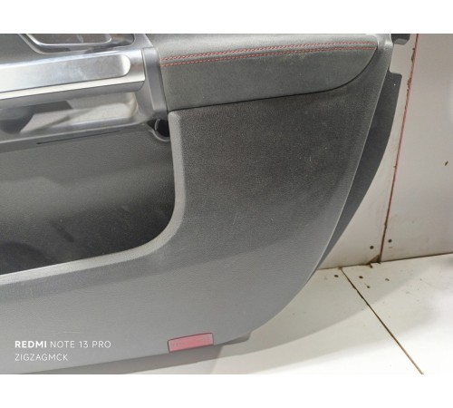 Обшивка двери передняя правая