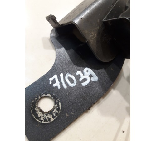 Кронштейн крыла (передний, правый)