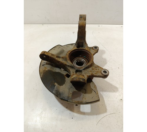 Кулак поворотный передний левый