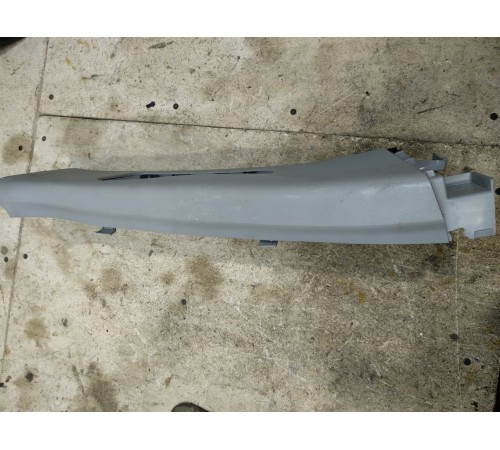 Обшивка стойки центральная правая