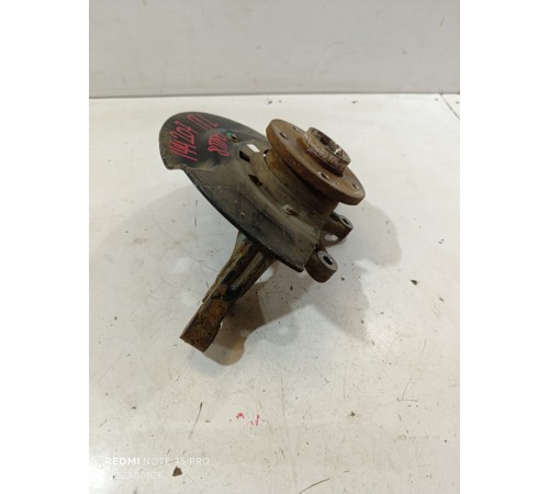 Кулак поворотный передний левый