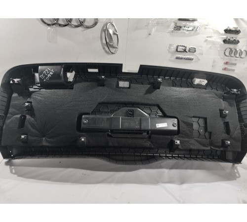 Обшивка крышки багажника