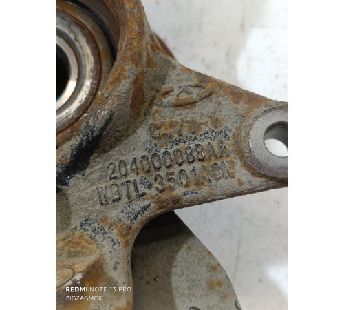 Кулак поворотный передний левый