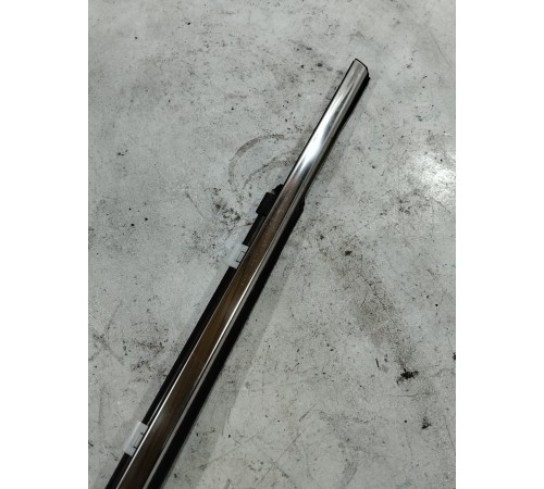 Уплотнитель стекла задний правый внешний