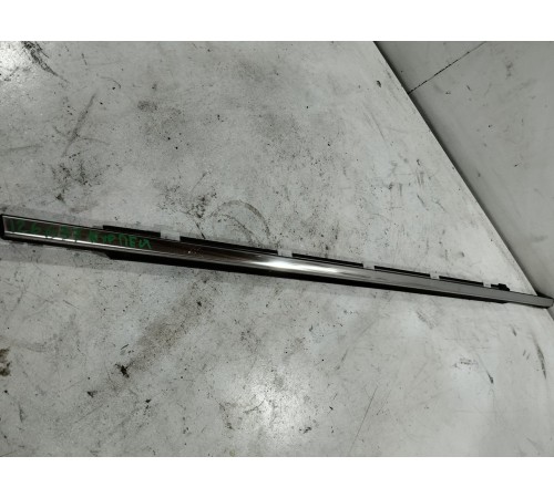 Уплотнитель стекла задний правый внешний