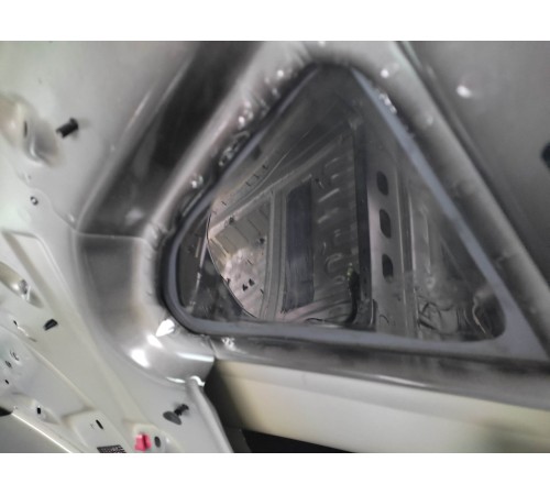 Глухое стекло (заднее, левое)