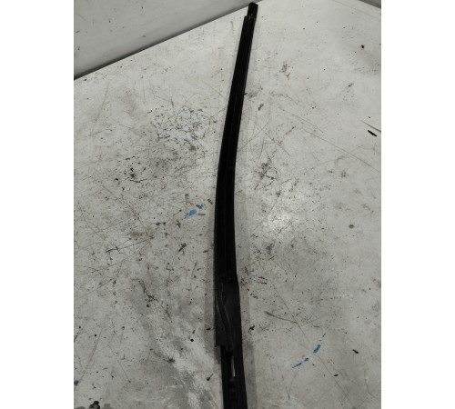 Молдинг стекла передний правый