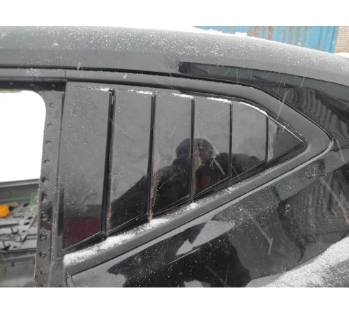 Глухое стекло (заднее, левое)