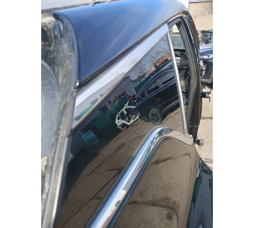 Глухое стекло заднее правое