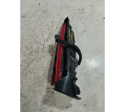 Фонарь крышки багажника правый внутренний