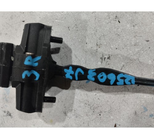 Ограничитель двери задний правый