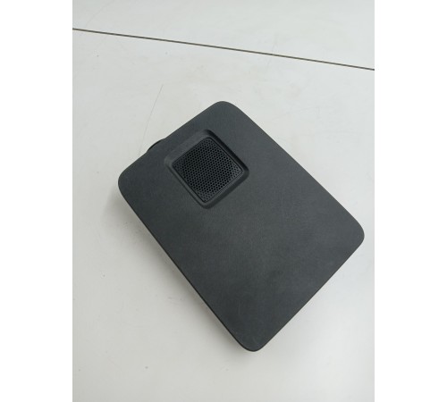 Крышка блока предохранителей с динамиком