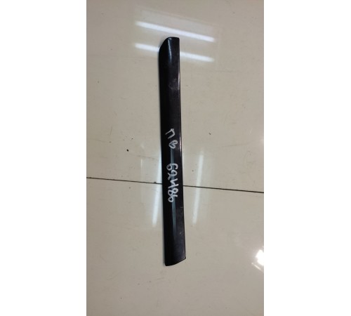 Накладка передней решётки бампера (правая, верхняя)