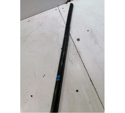 Уплотнитель стекла задний правый, молдинг