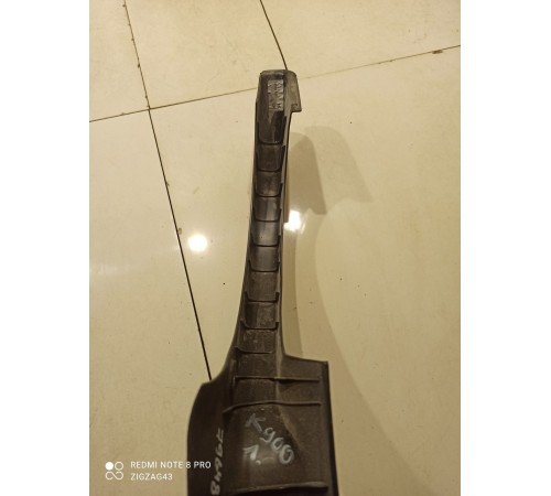 Накладка петли крышки багажника(левая)