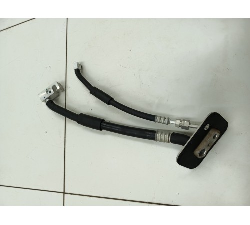 Клапан кондиционера с трубками