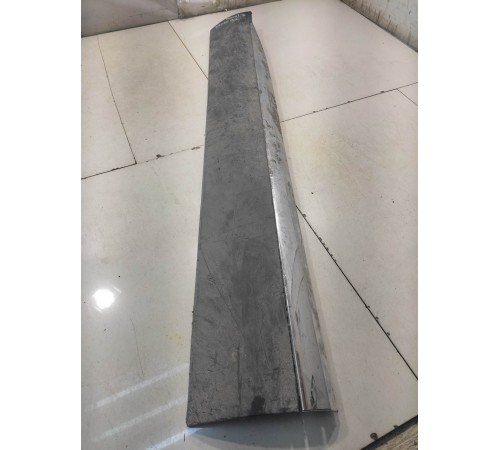 Молдинг двери (передний, левый)