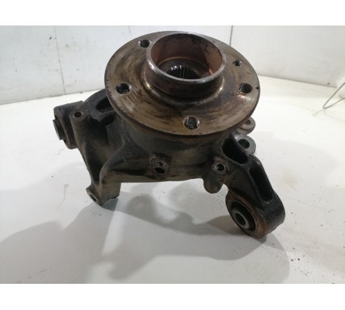 Кулак поворотный задний левый