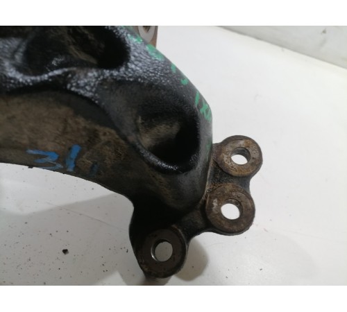 Кулак поворотный задний левый