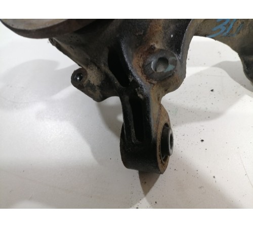 Кулак поворотный задний левый