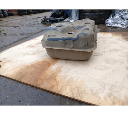 Бак топливный