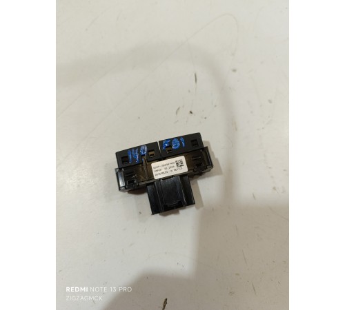 Кнопки подогрева заднего ряда сидений