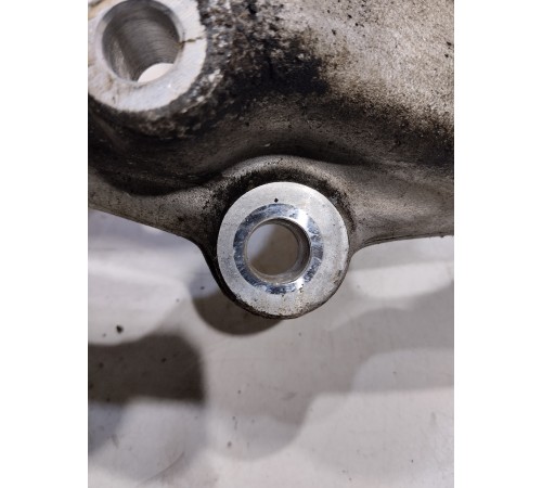 Кулак поворотный(передний правый)