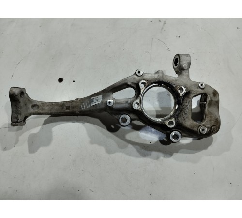 Кулак поворотный(передний правый)