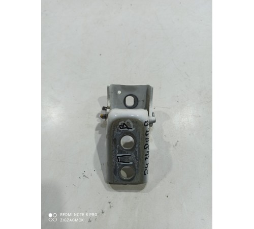 Петля двери(передняя правая верхняя)