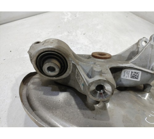 Кулак поворотный(задний правый)