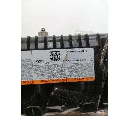 Подушка безопасности водителя коленная