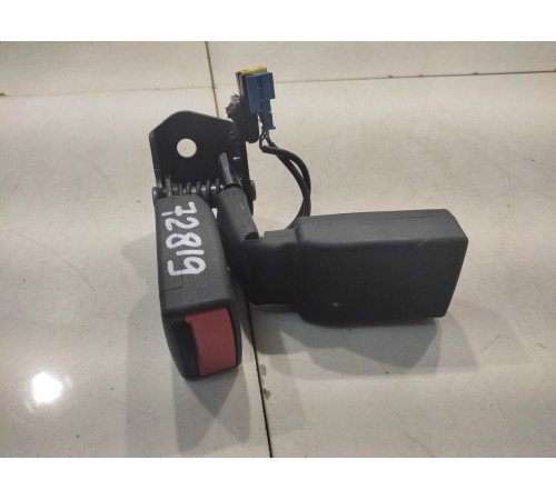 Ответная часть ремня безопасности(задняя правая)