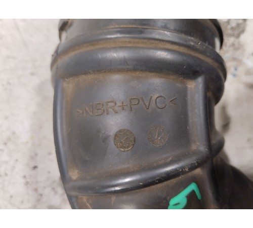 Патрубок воздушного фильтра