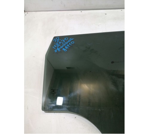 Стекло двери заднее правое