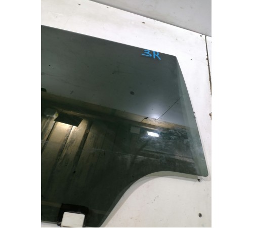 Стекло двери заднее правое