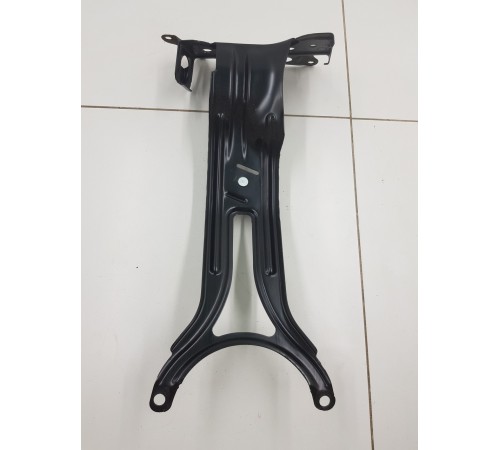 Кронштейн крепление кузова салона задний