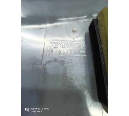 Обшивка центральной стойки(верхняя левая)