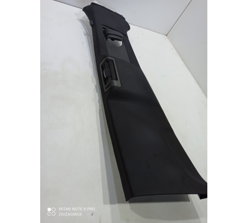 Обшивка центральной стойки(верхняя левая)