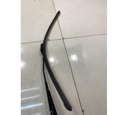 Поводок стеклоочистителя (водительский)