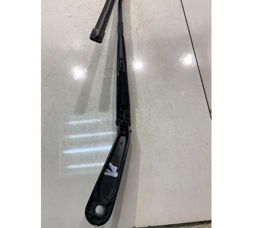 Поводок стеклоочистителя (водительский)