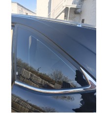 Глухое стекло заднее левое