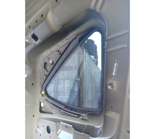 Глухое стекло заднее левое