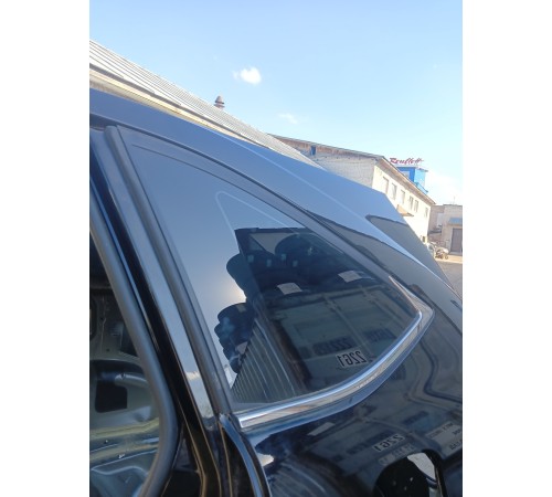 Глухое стекло заднее левое