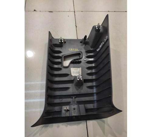 Обшивка стойки (задняя, правая)