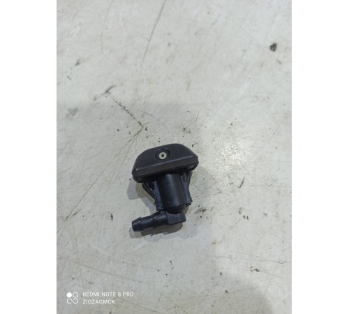 Форсунка омывателя стекла крышки багажника