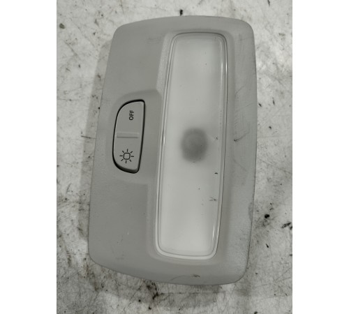 Плафон внутреннего освещения салона