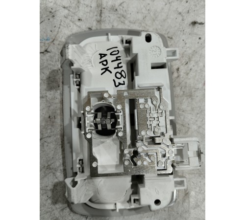 Плафон внутреннего освещения салона