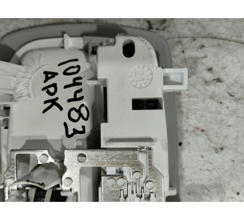 Плафон внутреннего освещения салона